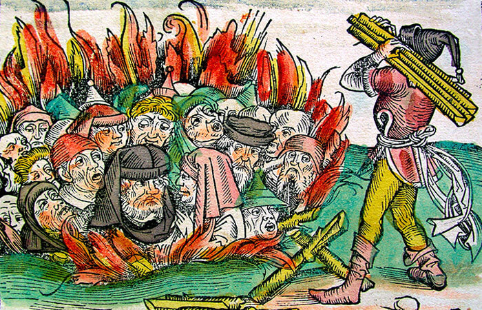 Drzeworyt przedstawiający Żydów palonych żywcem, oskarżanych o szerzenie zarazy, ilustracja z Kroniki Norymberskiej, 1493, Iconographic Collections © Wikimedia Commons